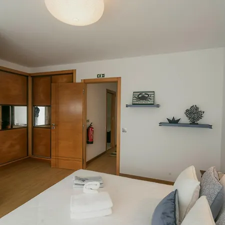 86 - Meeras Surf House Holiday home Ferrel (Leiria)