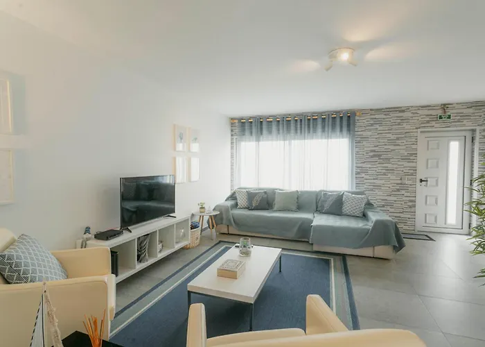 86 - Meeras Surf House Ferrel (Leiria)