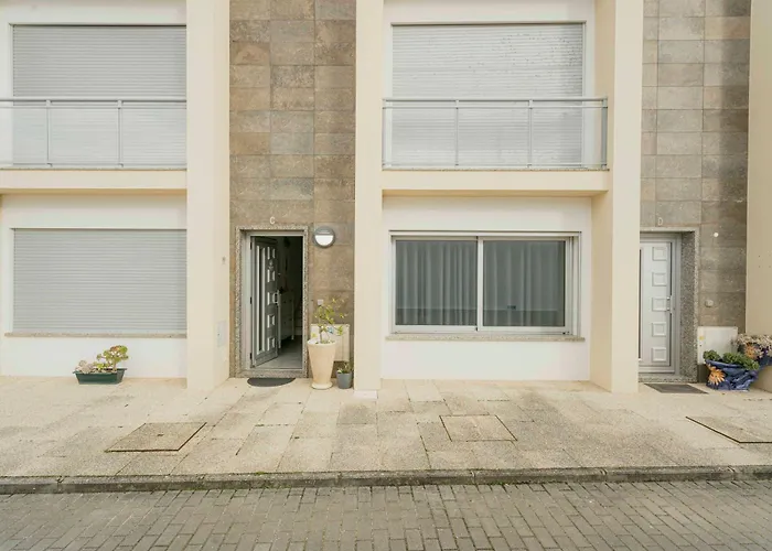 86 - Meeras Surf House * Ferrel (Leiria)